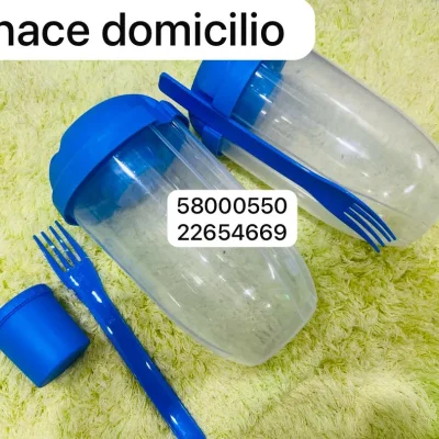 Posuelo , con cubierto y su vasito , de lo más práctico