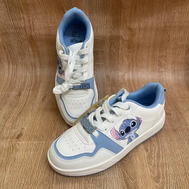 Zapatos con Stitch color blanco y azul