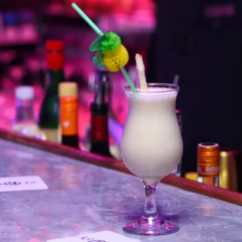 PIÑA COLADA  CON ALCOHOL