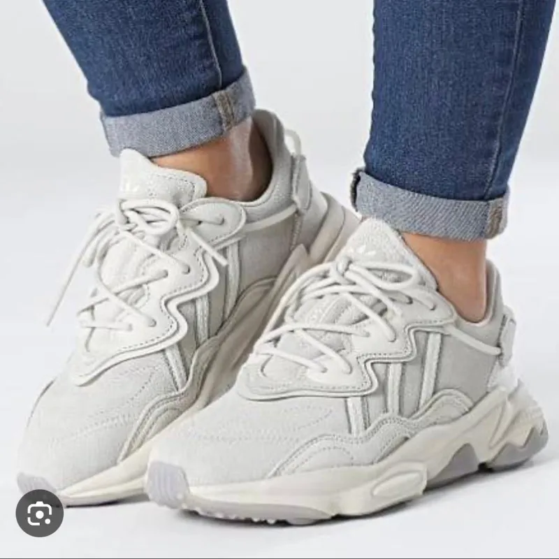 ADIDAS OZWEEGO