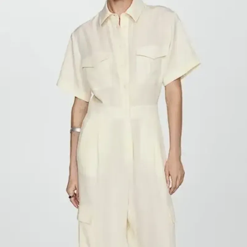 Monopantalón beige tipo camisero