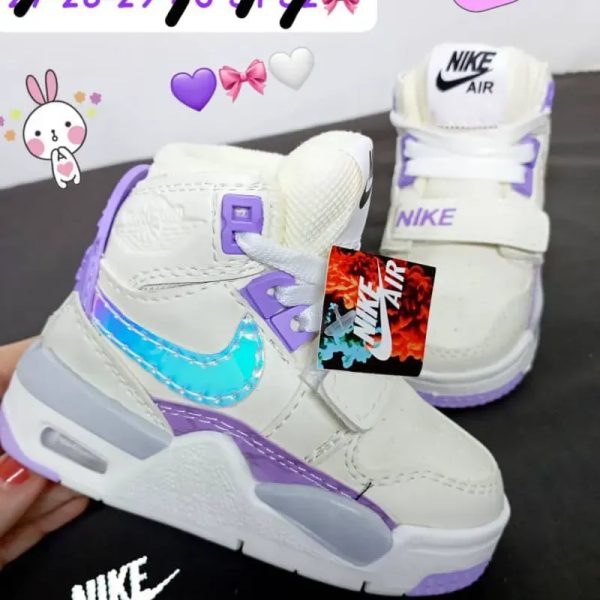 BOTA BLANCA NIKE DETALLES LILA 
