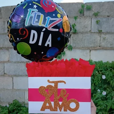 Caja de regalo temática Feliz Día