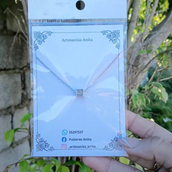 Cadena de acero blanco