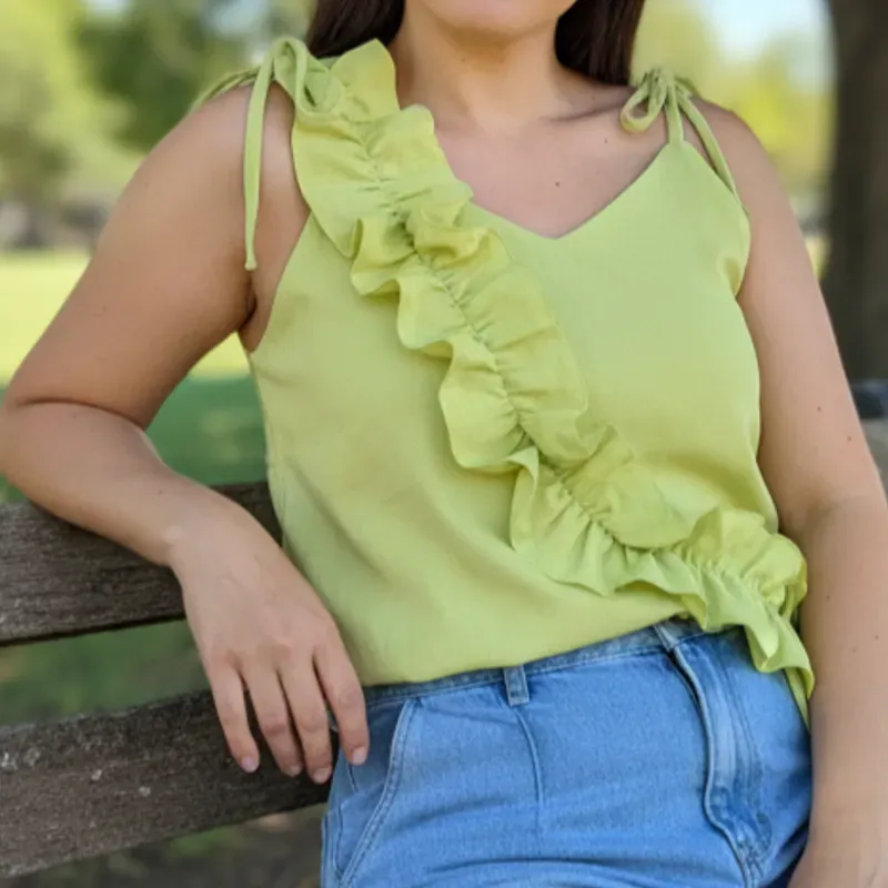 Blusa con vuelo diagonal