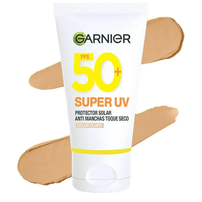 Garnier Super UV Protector Solar Facial Toque Seco Efecto Mate Con Color Tono Claro, Textura Ligera Gel Crema Hidratante con Vitamina C