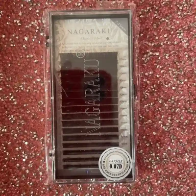 Caja de pestañas Nagaraku 0.07D Mixta