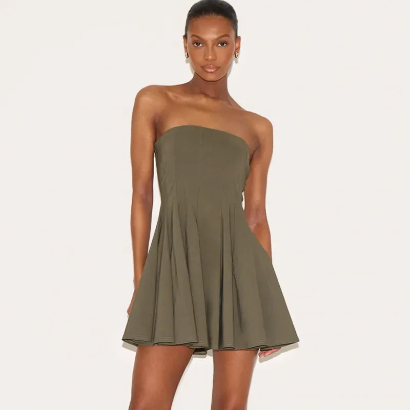 Vestido verde plisado strapless