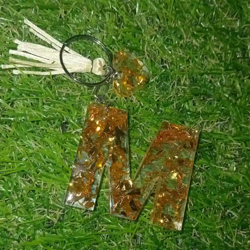 Llavero de letra con corazón