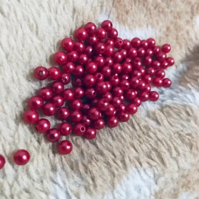 Perlas rojas vino fuerte