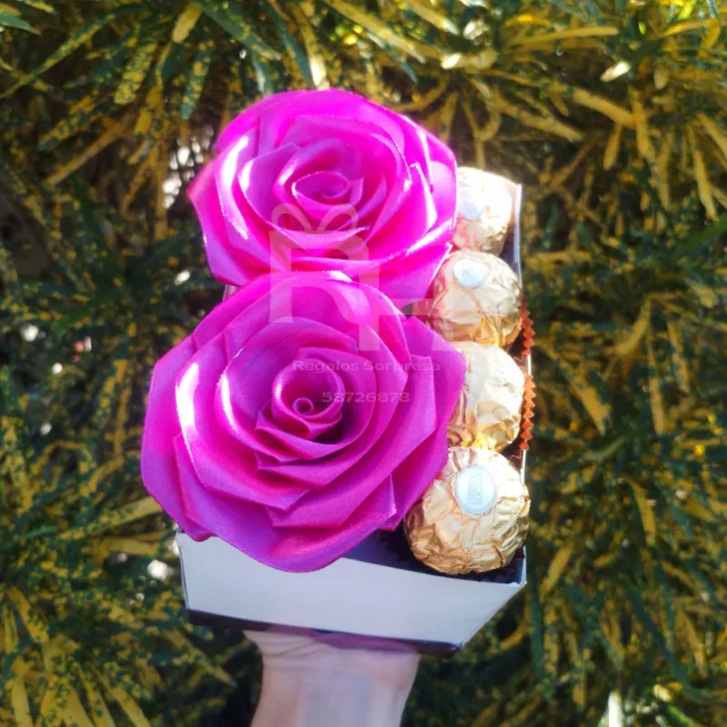 2 rosas eternas y Ferreros 