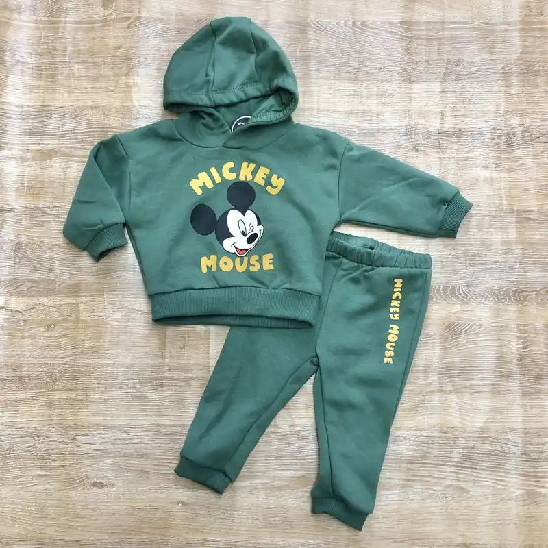 Conjunto de invierno con Mickey Mouse color verde