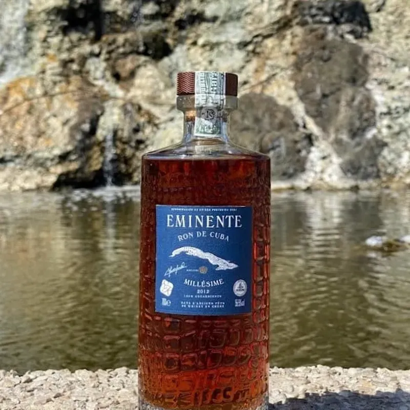 RON EMINENTE CARTA ORO +2 ENERGIZANTES