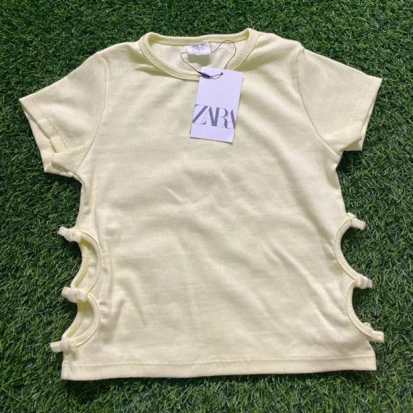 Blusa amarilla zara