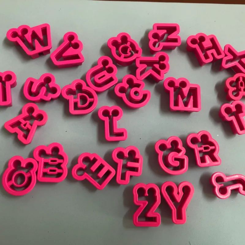 Juego de cortadores de letras con orejas de mini