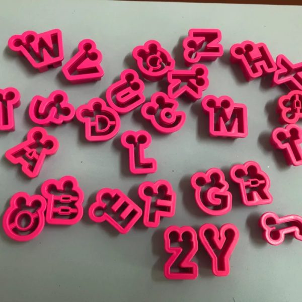 Juego de cortadores de letras con orejas de mini