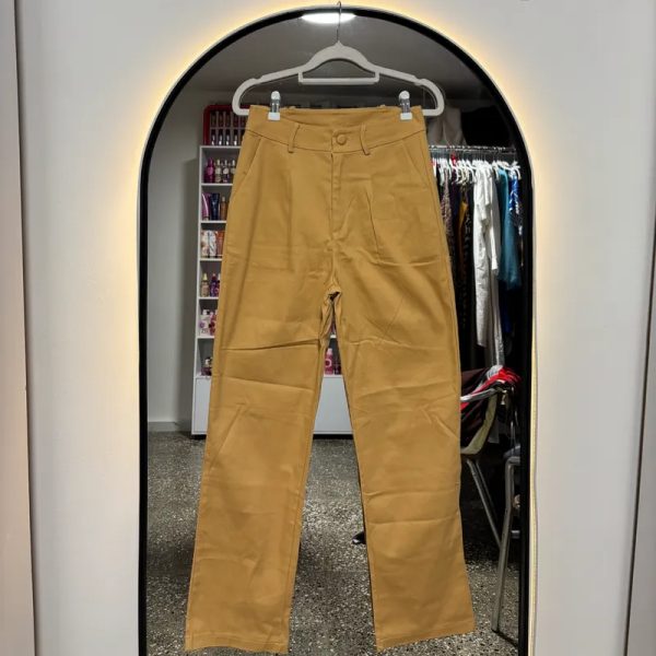 pantalón mostaza