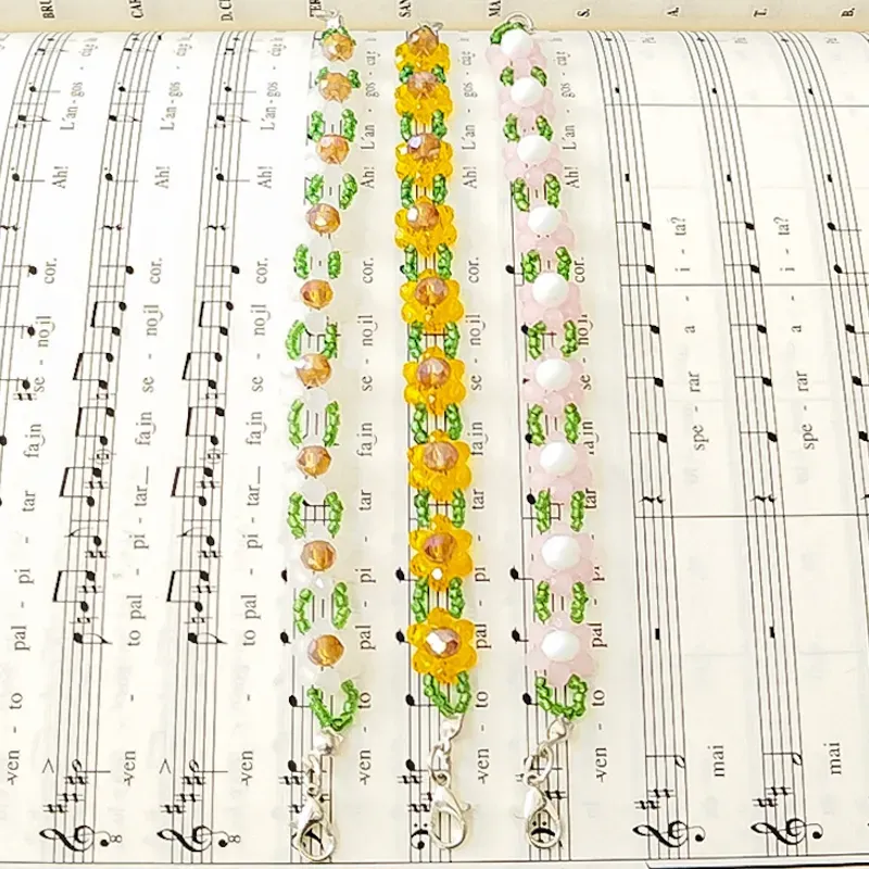 Pulseras de flores