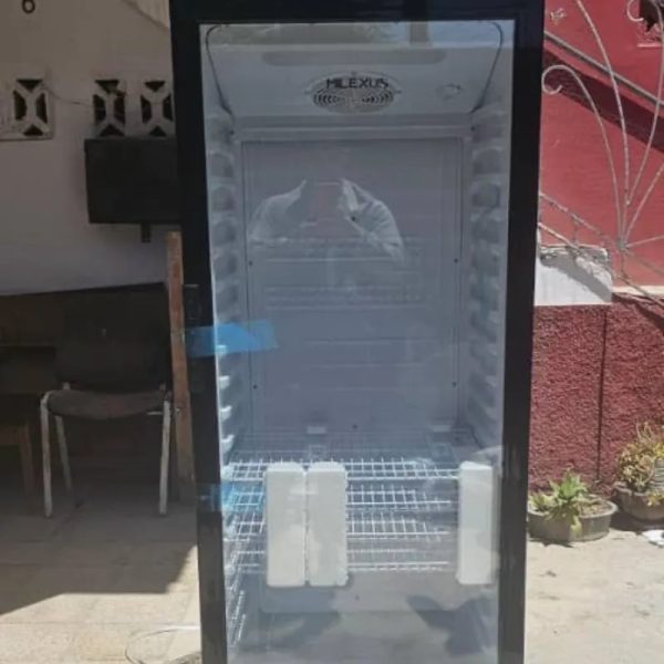 EXHIBIDOR VERTICAL