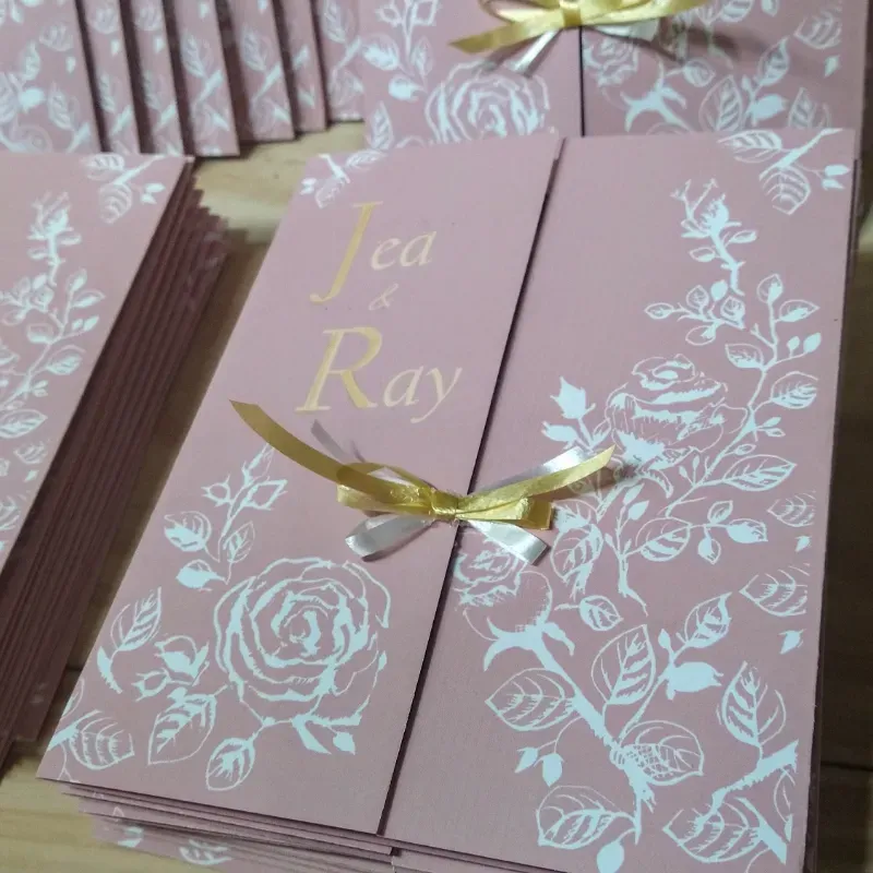 Invitación de media tapa de rosas rosadas