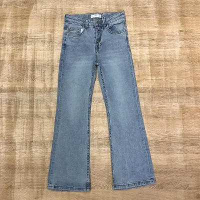 Jeans Flare aguas claras