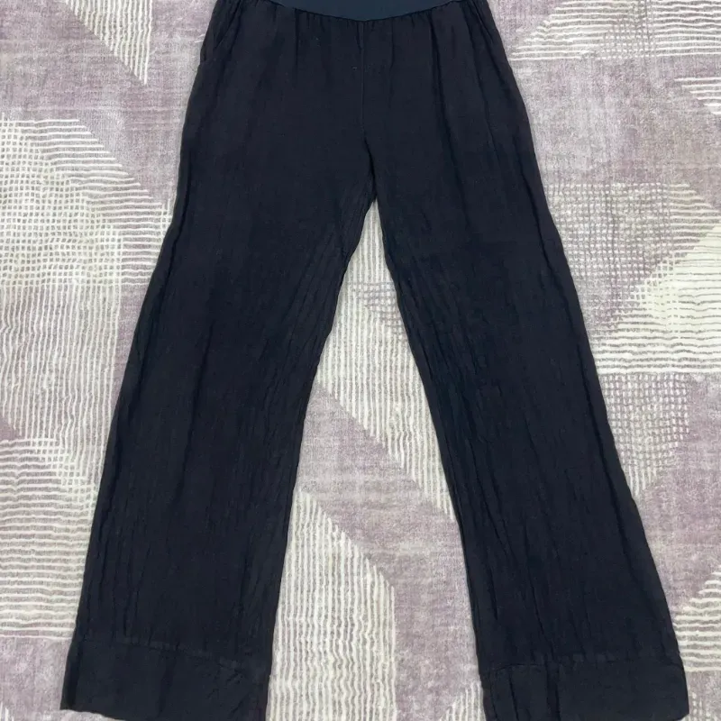 Pantaloneta negra de lino con fajin alto