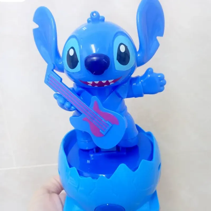 Stitch sobre huevo