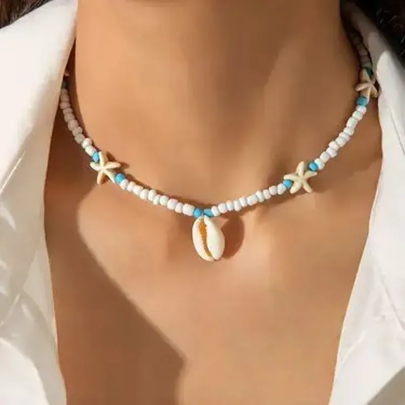 Collar Gargantilla Playera de Cuentas y Concha y estrellas de mar.