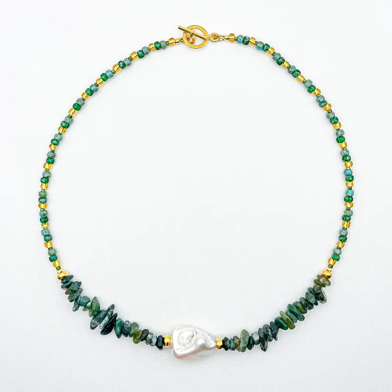 Collar con piedras semipreciosas y perla irregular 