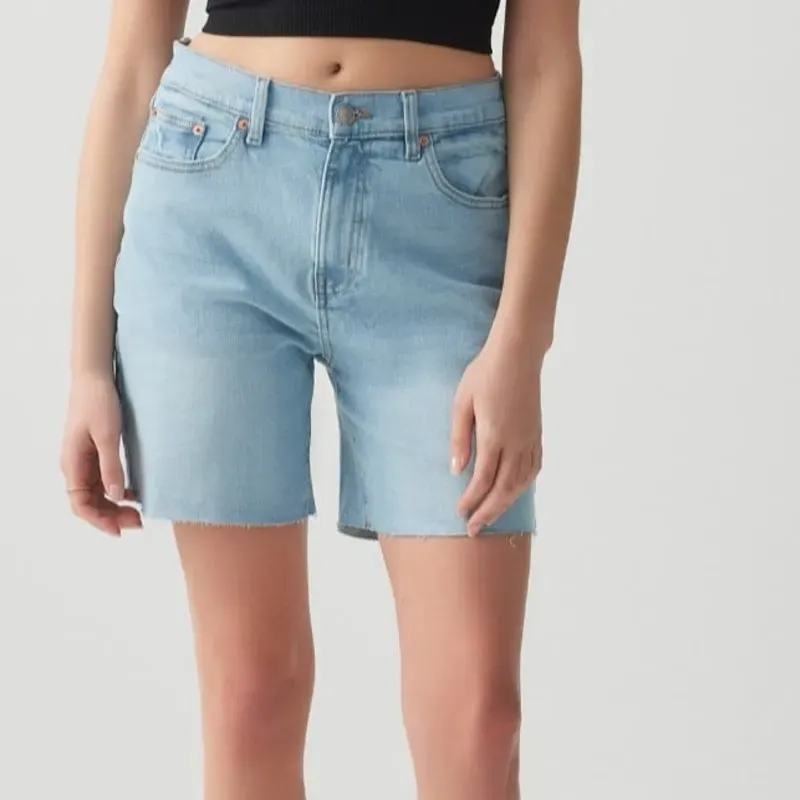 Bermuda mezclilla clara