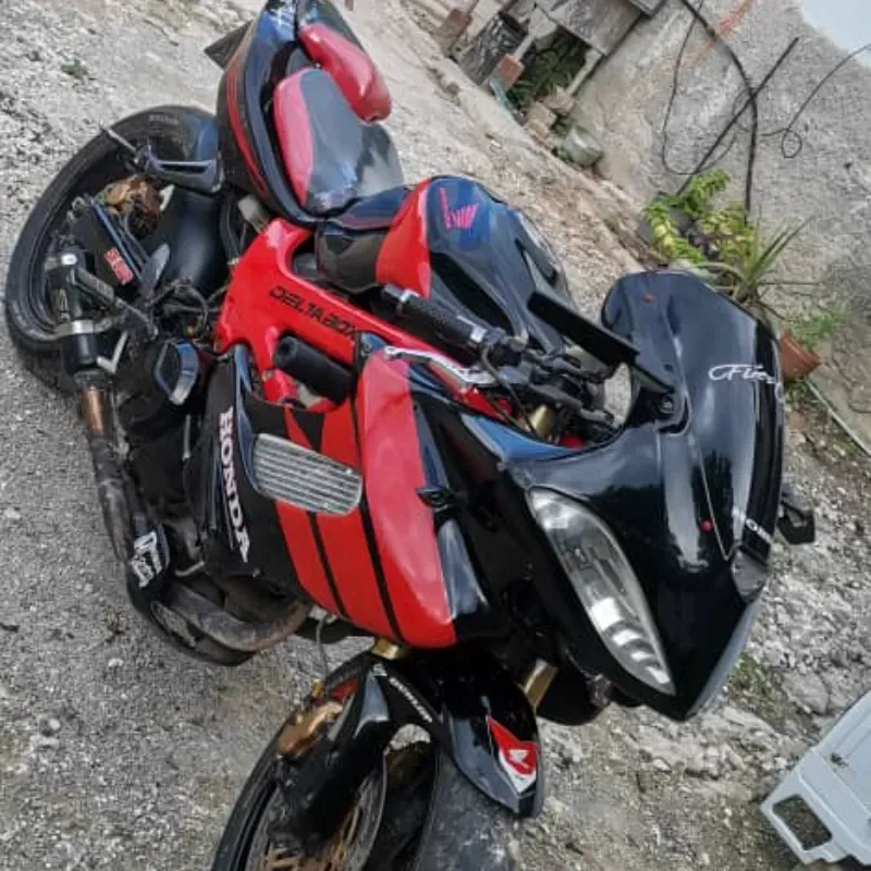Honda vtr 1000cc  2006