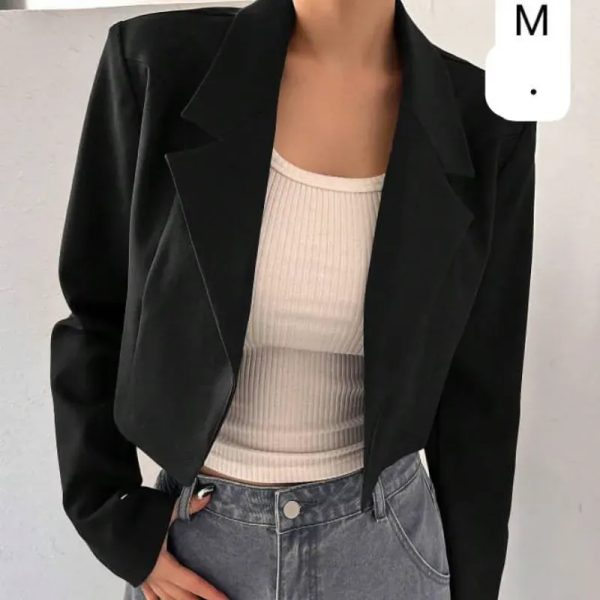  Blazer Cropped Negro – Elegancia urbana con actitud