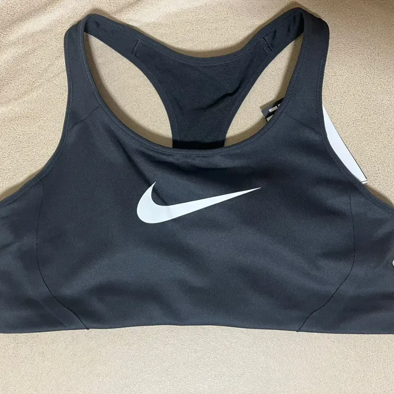 Top Nike