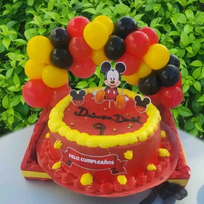 Bandeja decorada con pastel