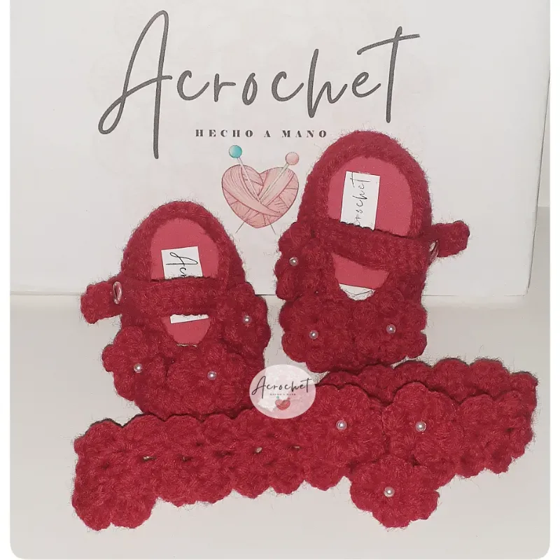 Conjunto de zapaticos con diadema