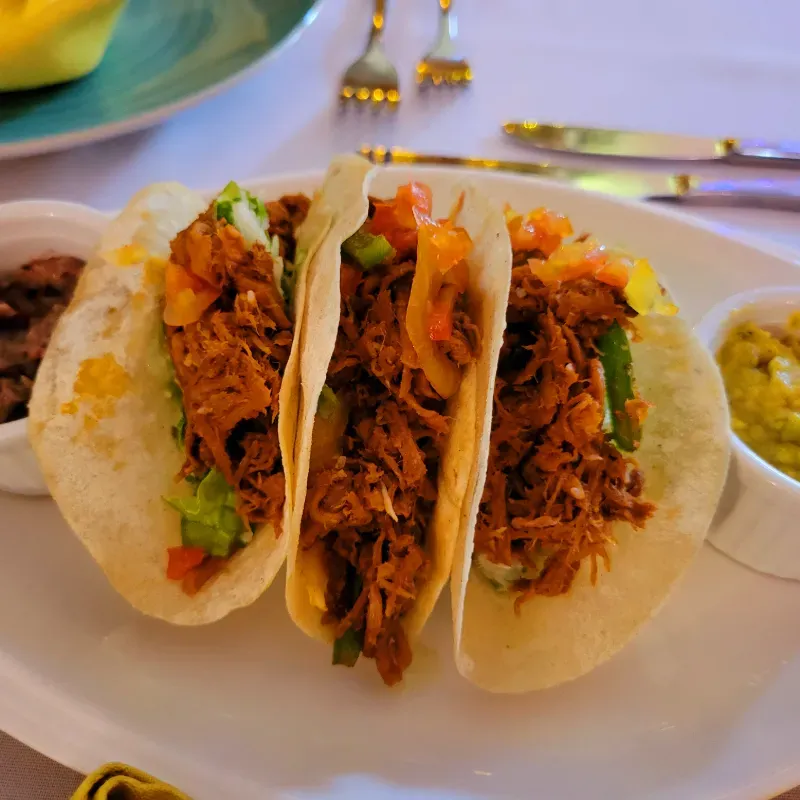 Tacos mexicanos de res/ Mexican beef tacos