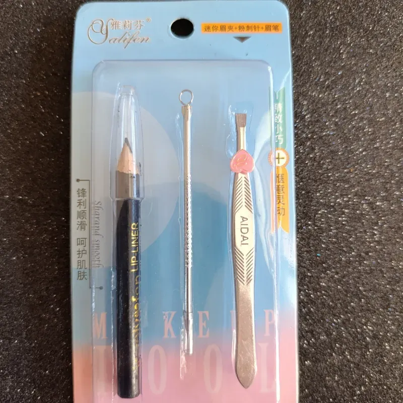 Set con pinza de cejas, lápiz y saca granos