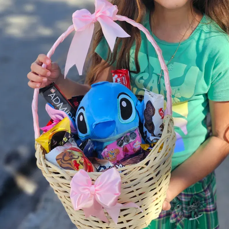 Cesta de confituras con Peluche de Stich