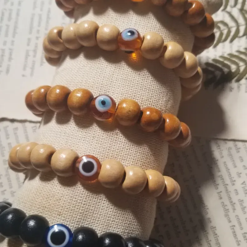 Pulseras protectora de madera y ojos turcos