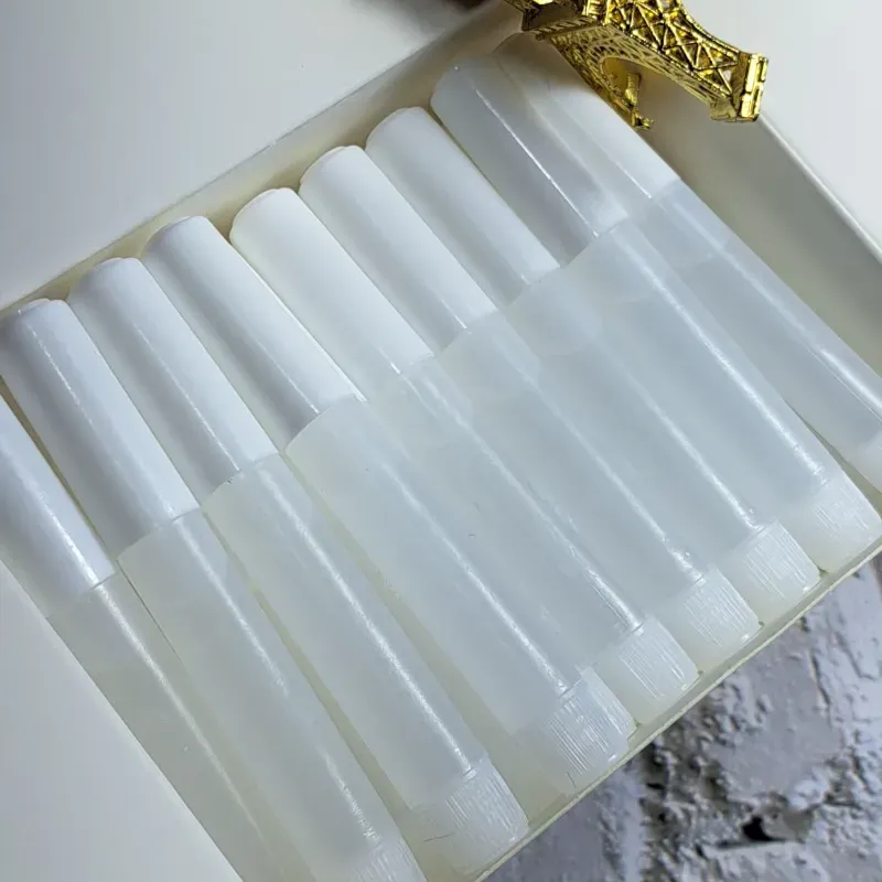 Pegamento de tubo para uñas