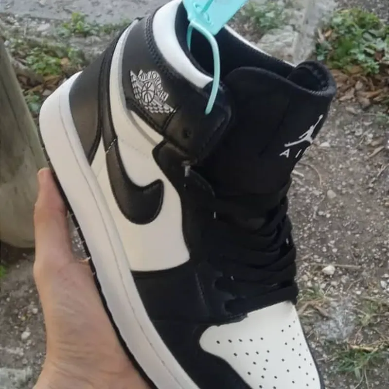 Jordan blanco y negro