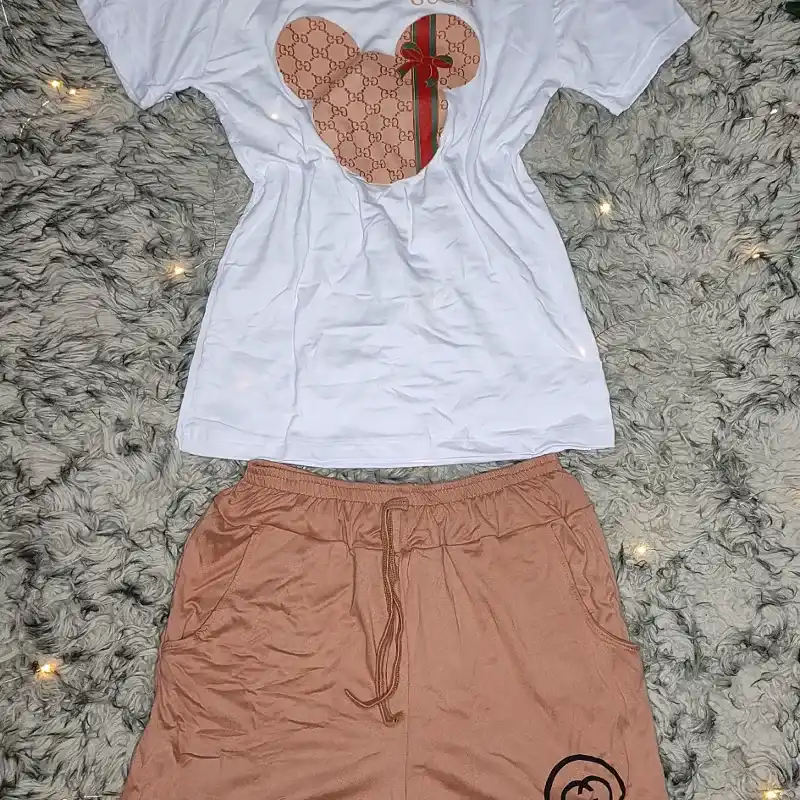 Conjunto de short y pullover