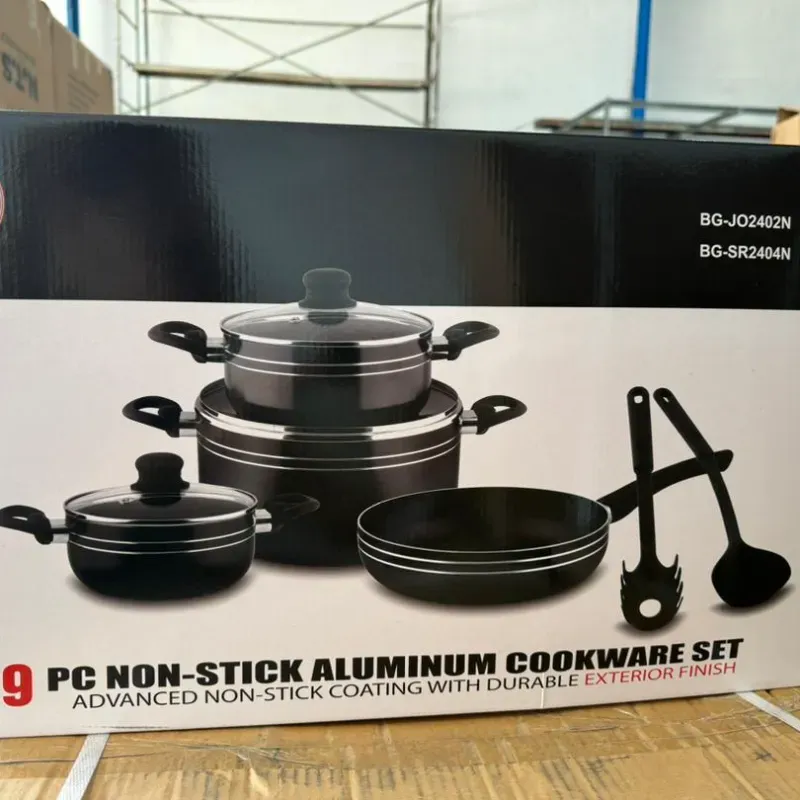 Juego de cazuela de utensilios de cocina de aluminio antiadherente de 9 piezas.