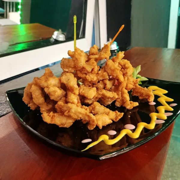 Bastones de Pechuga de Pollo Empanados
