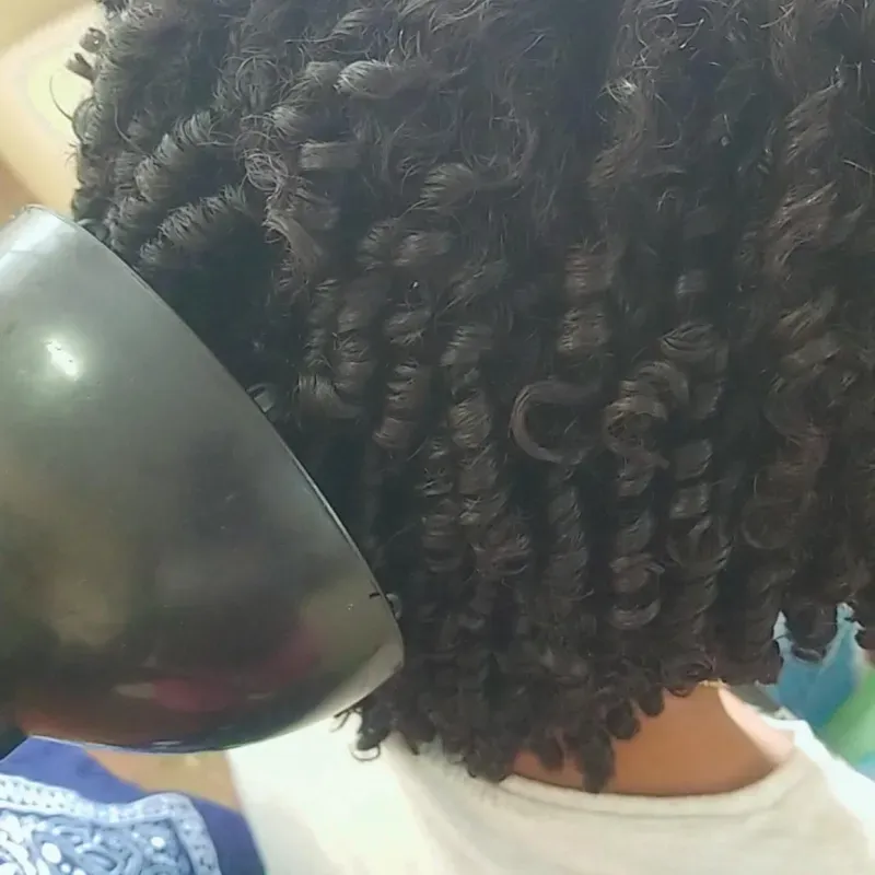 Ritual Agua: Definición consciente de rizos