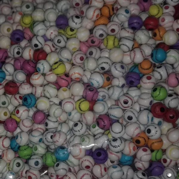 Cuencas pelotas de colores