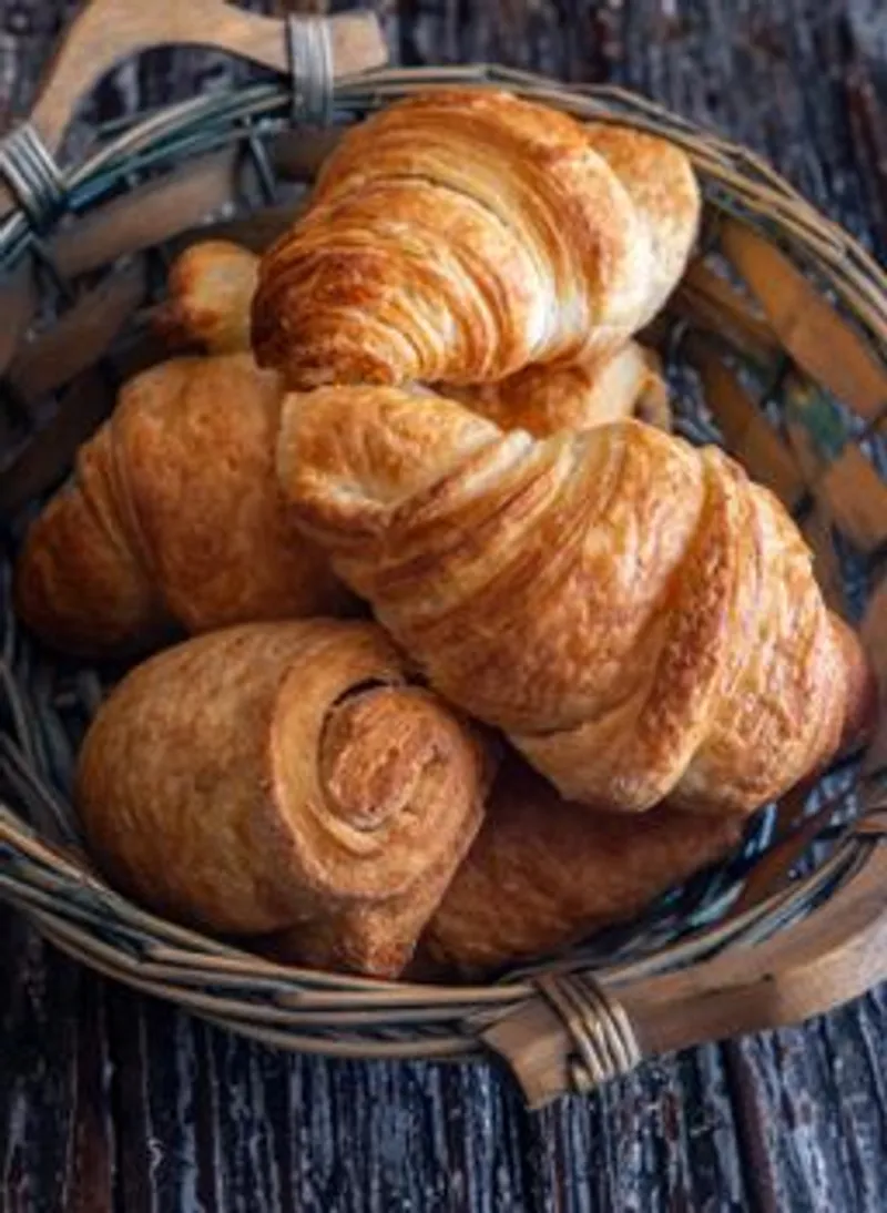 Croissant relleno de dulce de coco