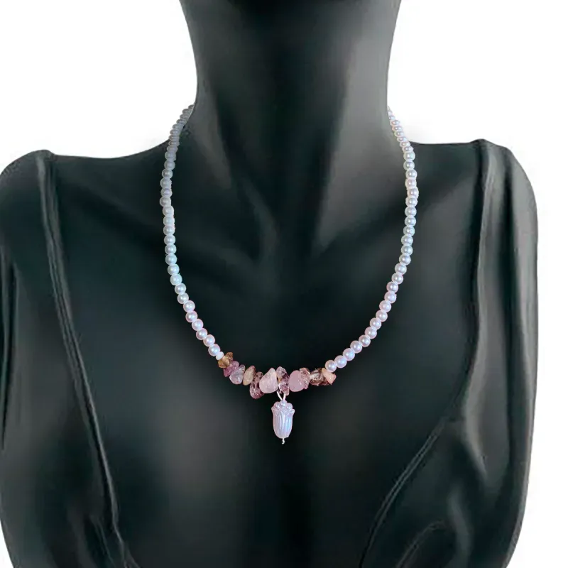 Collar de perlitas y piedras semipreciosas