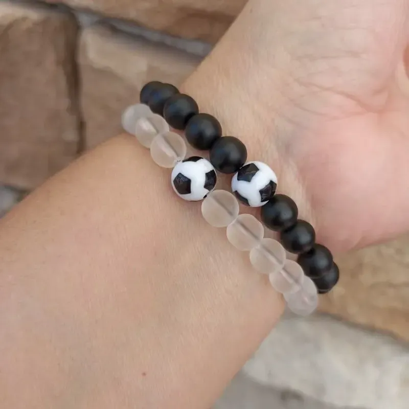 Pulseras de perlas de pareja con pelota de fútbol