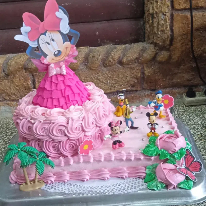 Rectangular abajo (más chico) y redondo arriba